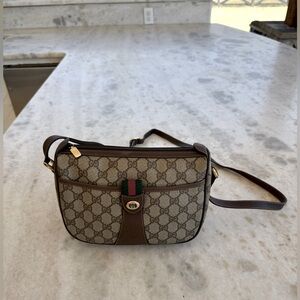 💯Authentic, EUC, Gucci Crossbody Sherry Line, Super Clean